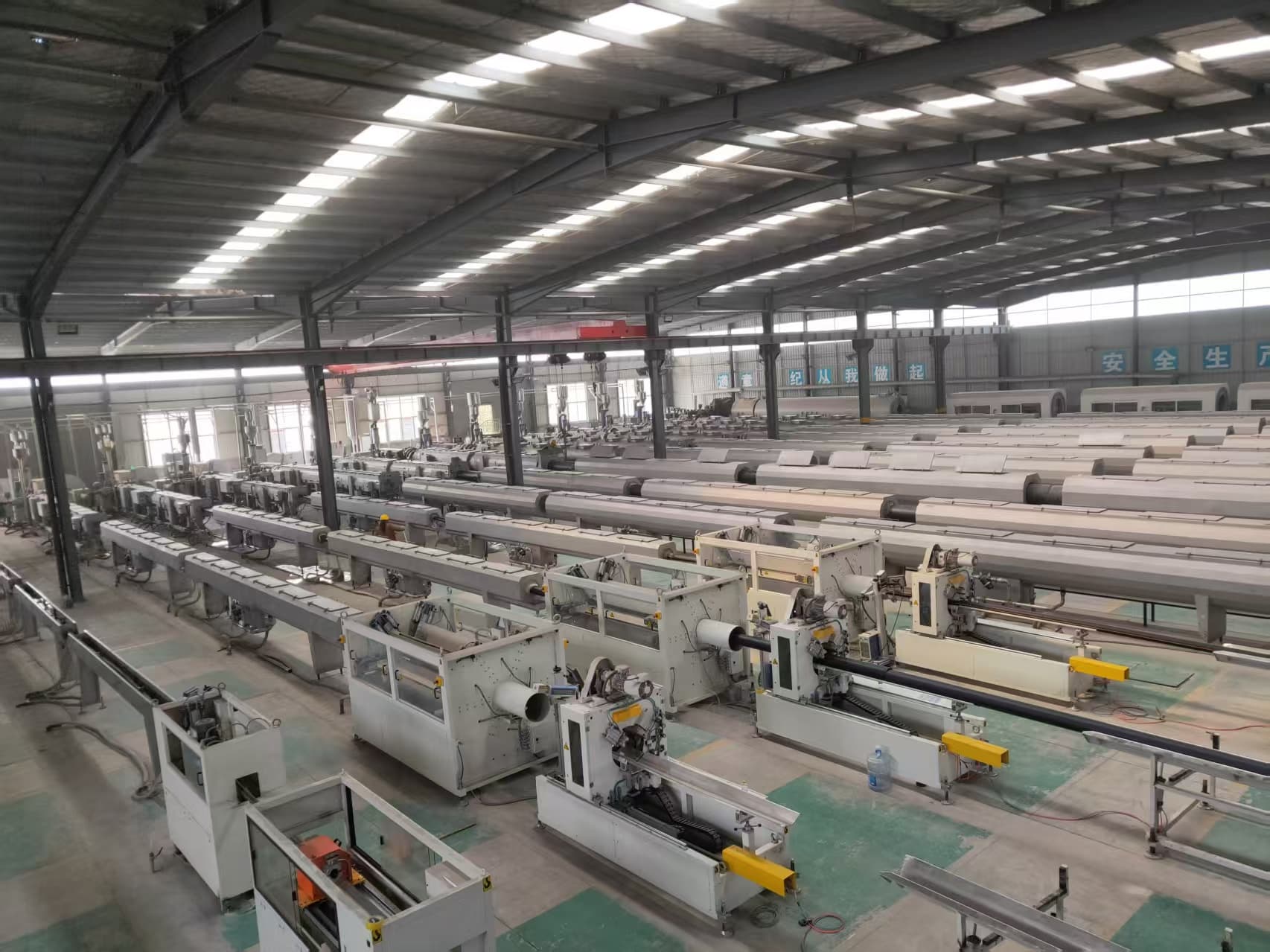 XinRong plastic pipe extrusion machinery factory